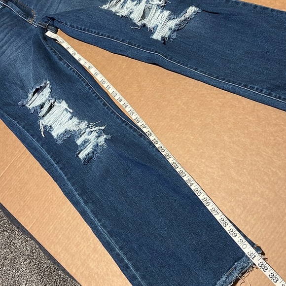 Judy Blue Mid-Rise Straight Leg Distressed Dad Jean, size 28 - Picture 12 of 16